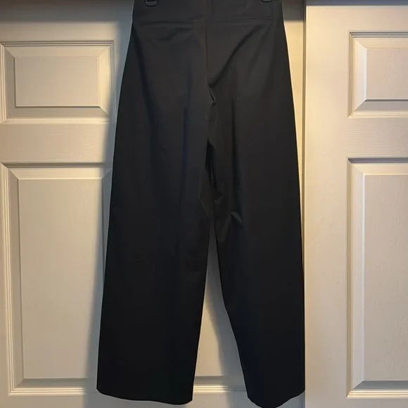 Old Navy wide leg pants with pockets - Picture 3 of 3